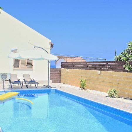 Villa Majestic Agia Marina  Exteriör bild