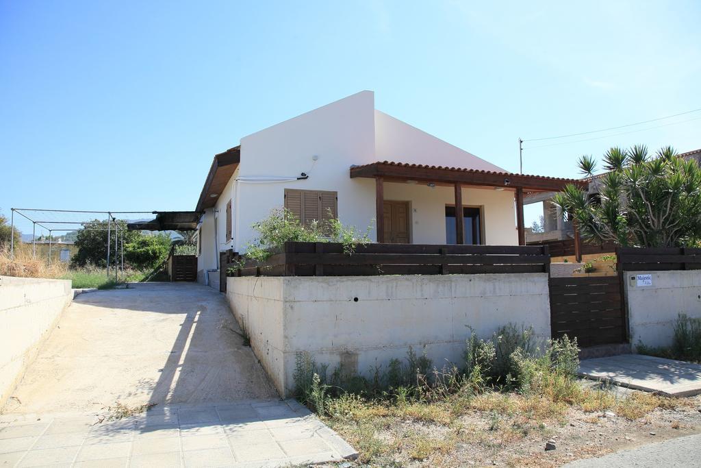 Villa Majestic Agia Marina  Exteriör bild
